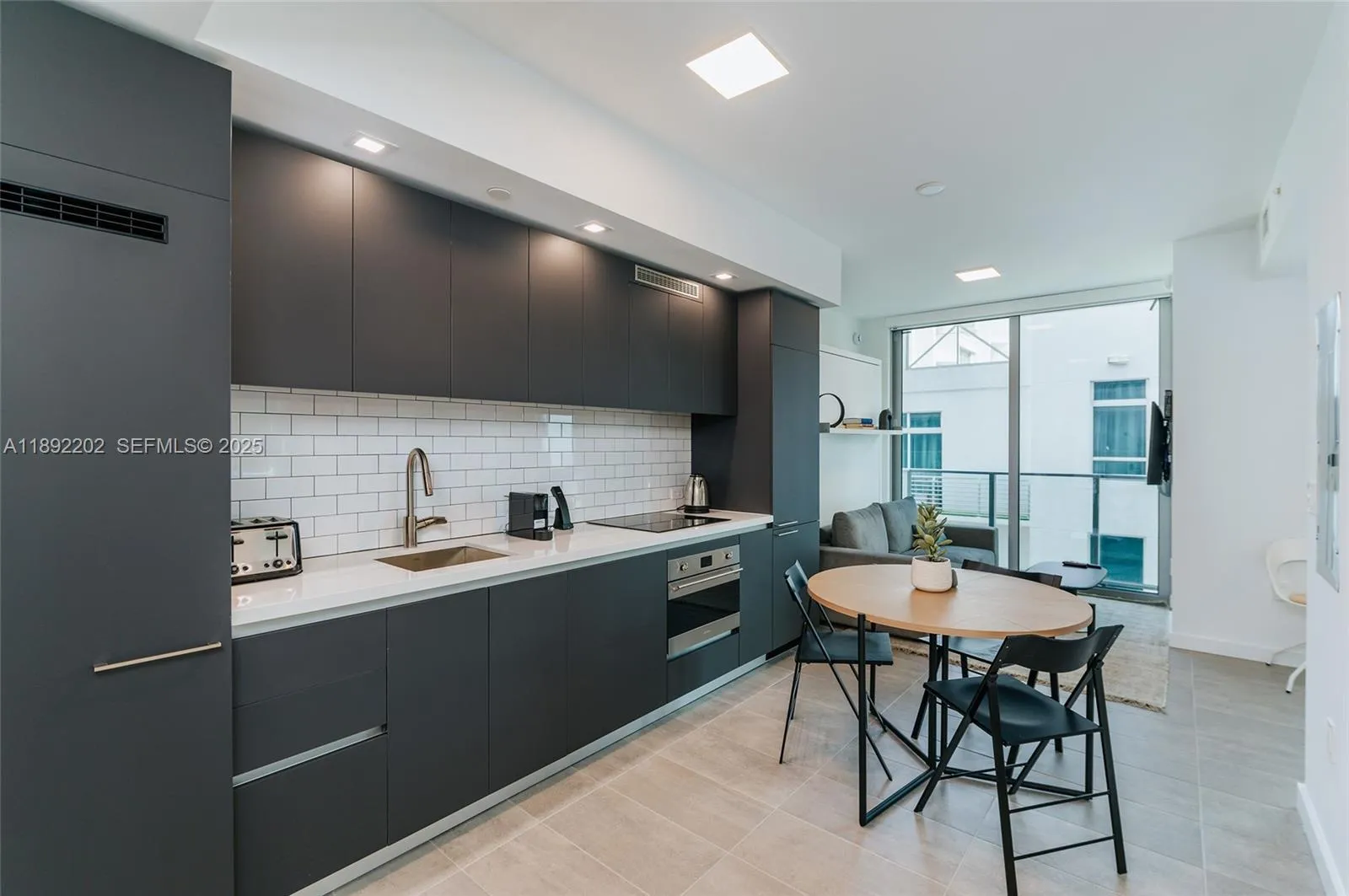 Foto de propiedad en 227 NE 2nd Street 2508, Miami, FL 33132 Miami con MLS# 