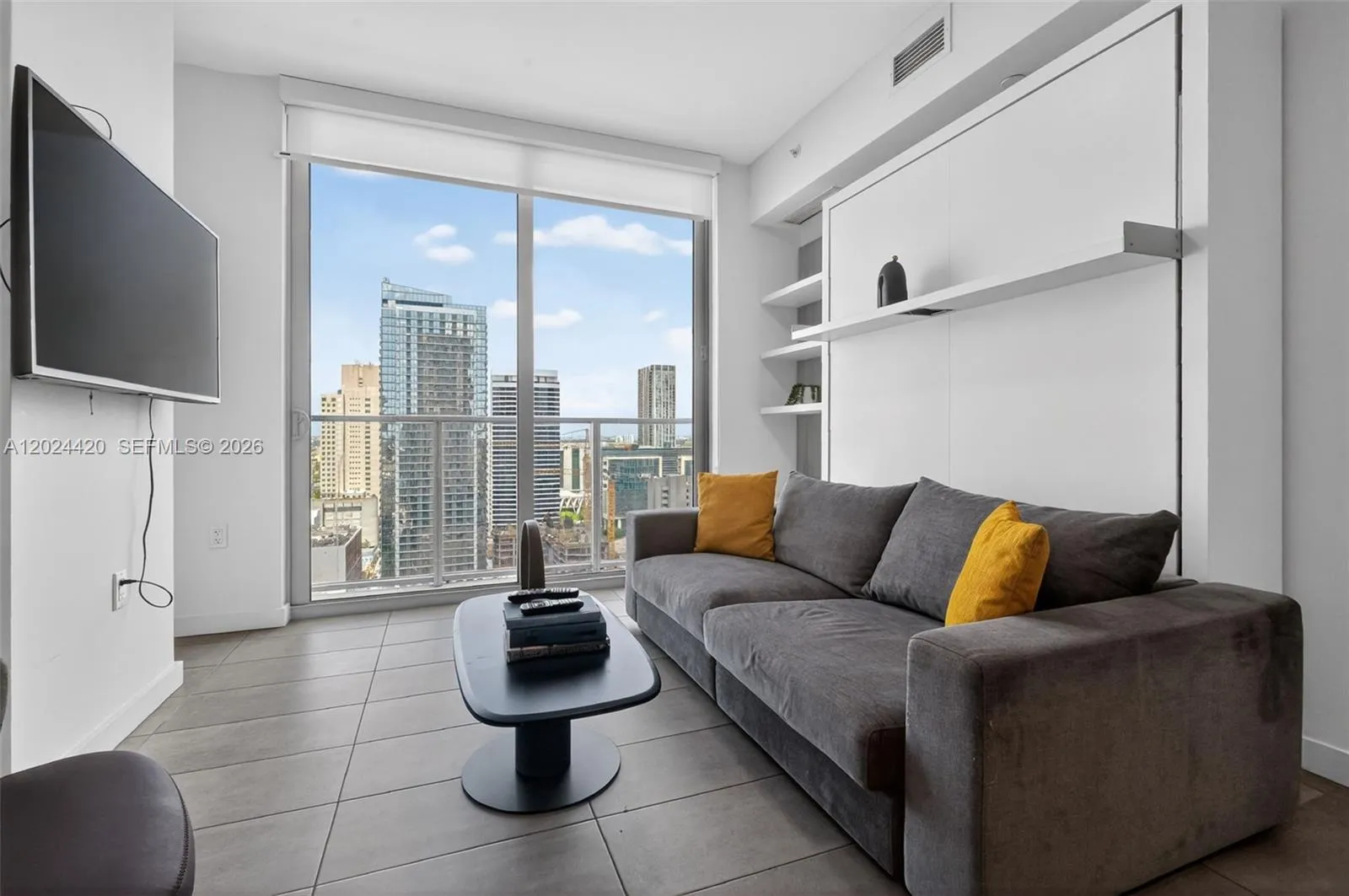 Foto de propiedad en 227 NE 2nd Street 2805, Miami, FL 33132 Miami con MLS# 