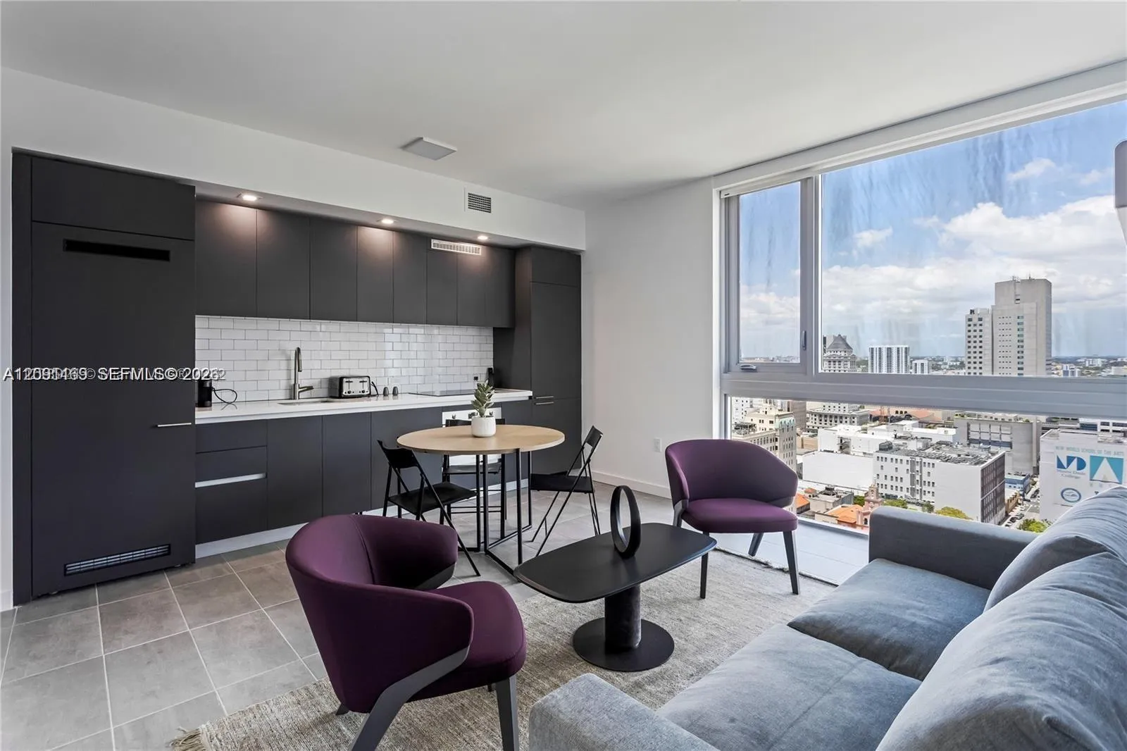 Foto de propiedad en 227 NE 2nd Street 2806, Miami, FL 33132 Miami con MLS# 