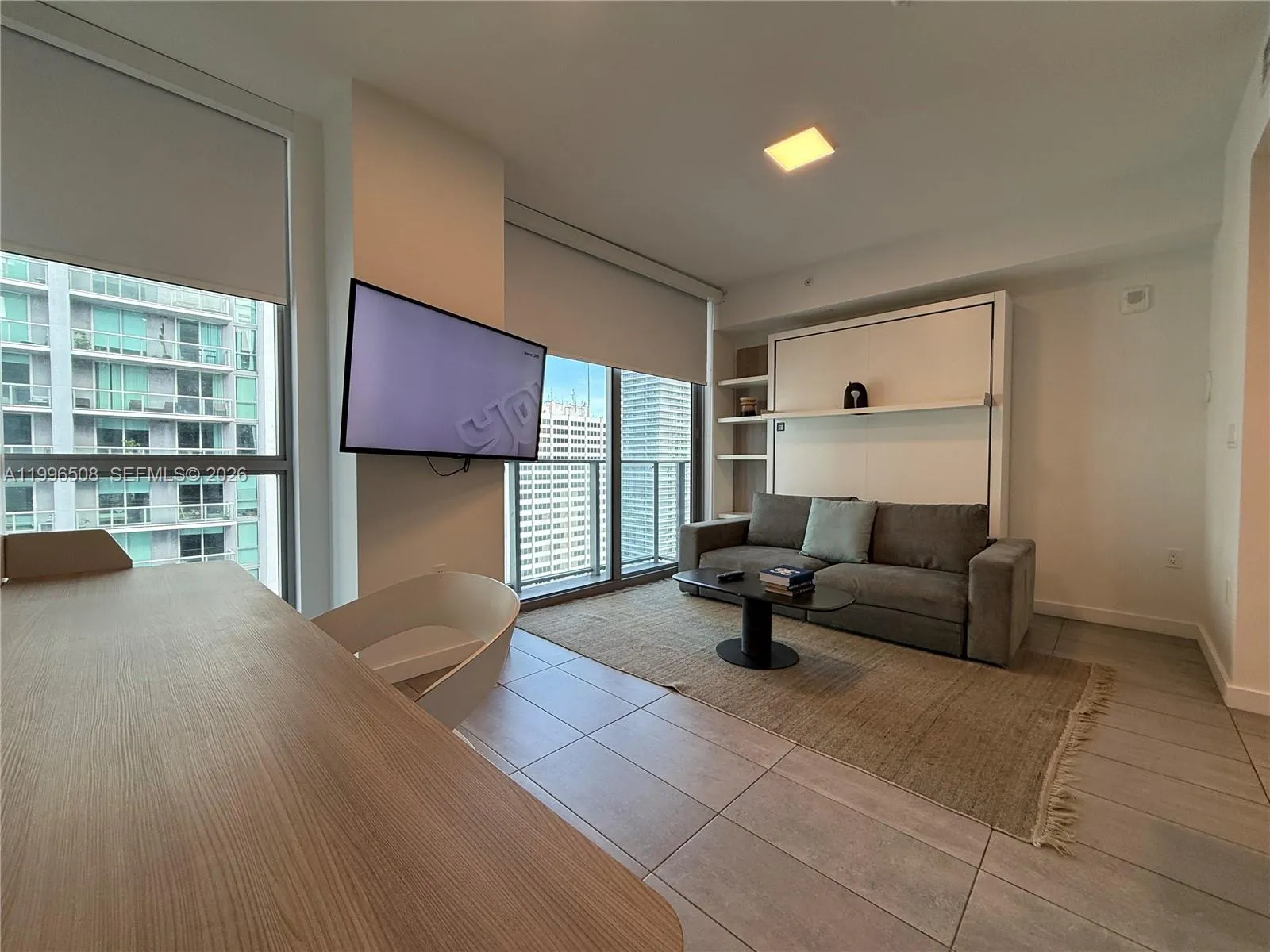 Vendido 227 NE 2nd Street 2911, Miami, FL 33132, Miami, FL 33132