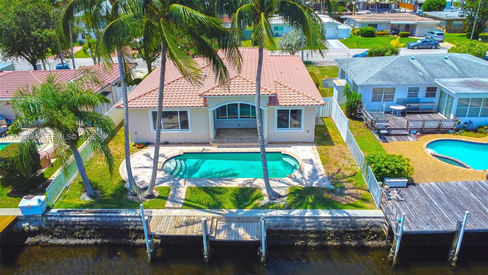 Foto de propiedad en 2273 SE 14th Street, Pompano Beach, FL 33062 Pompano Beach con MLS# 