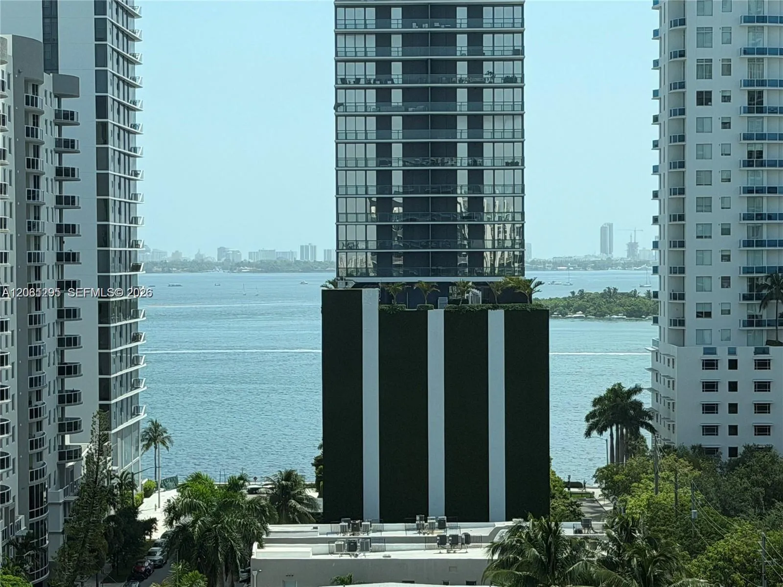 Foto de propiedad en 2275 Biscayne Boulevard 1004, Miami, FL 33137 Miami con MLS# 