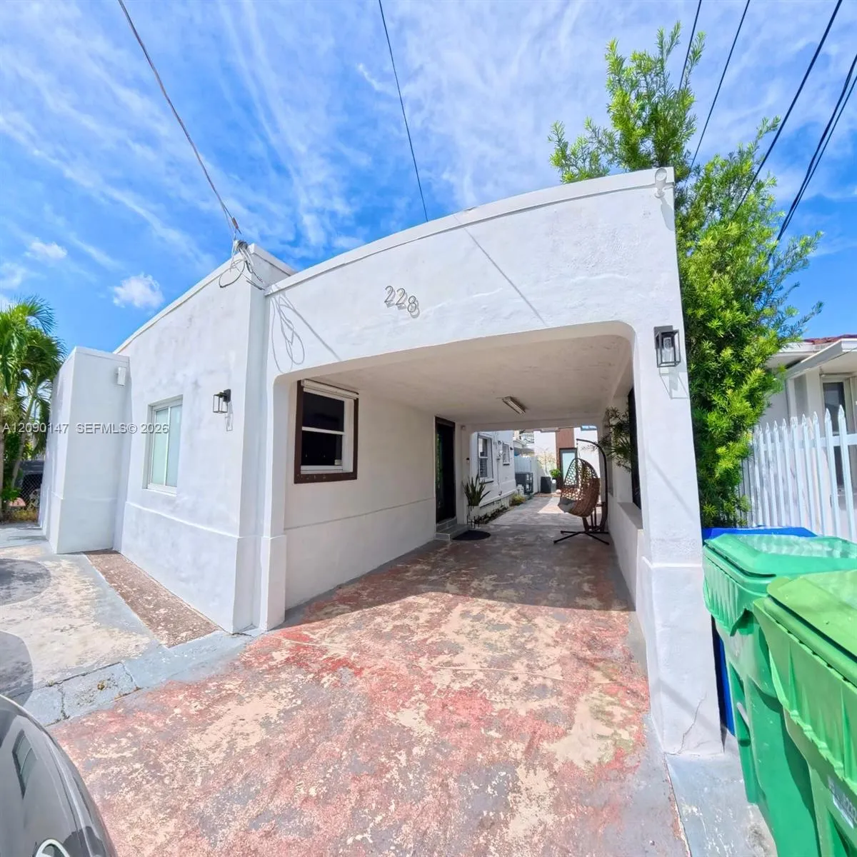 Foto de propiedad en 228 NW 58th Court, Miami, FL 33126 Miami con MLS# 