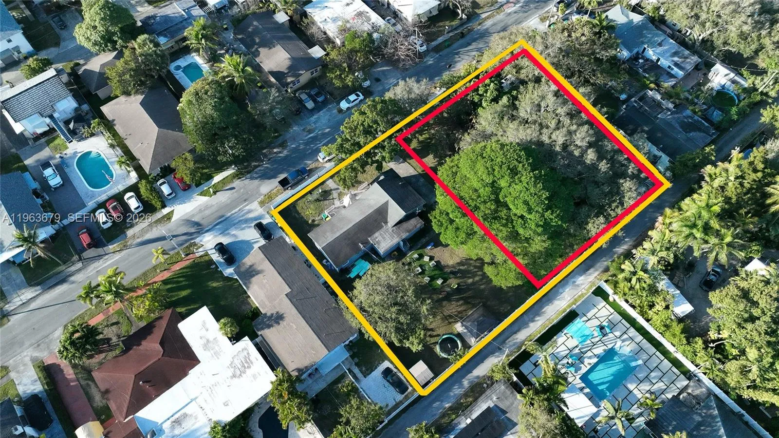Foto de propiedad en 228 SW 8th Street, Dania Beach, FL 33004 Dania Beach con MLS# 