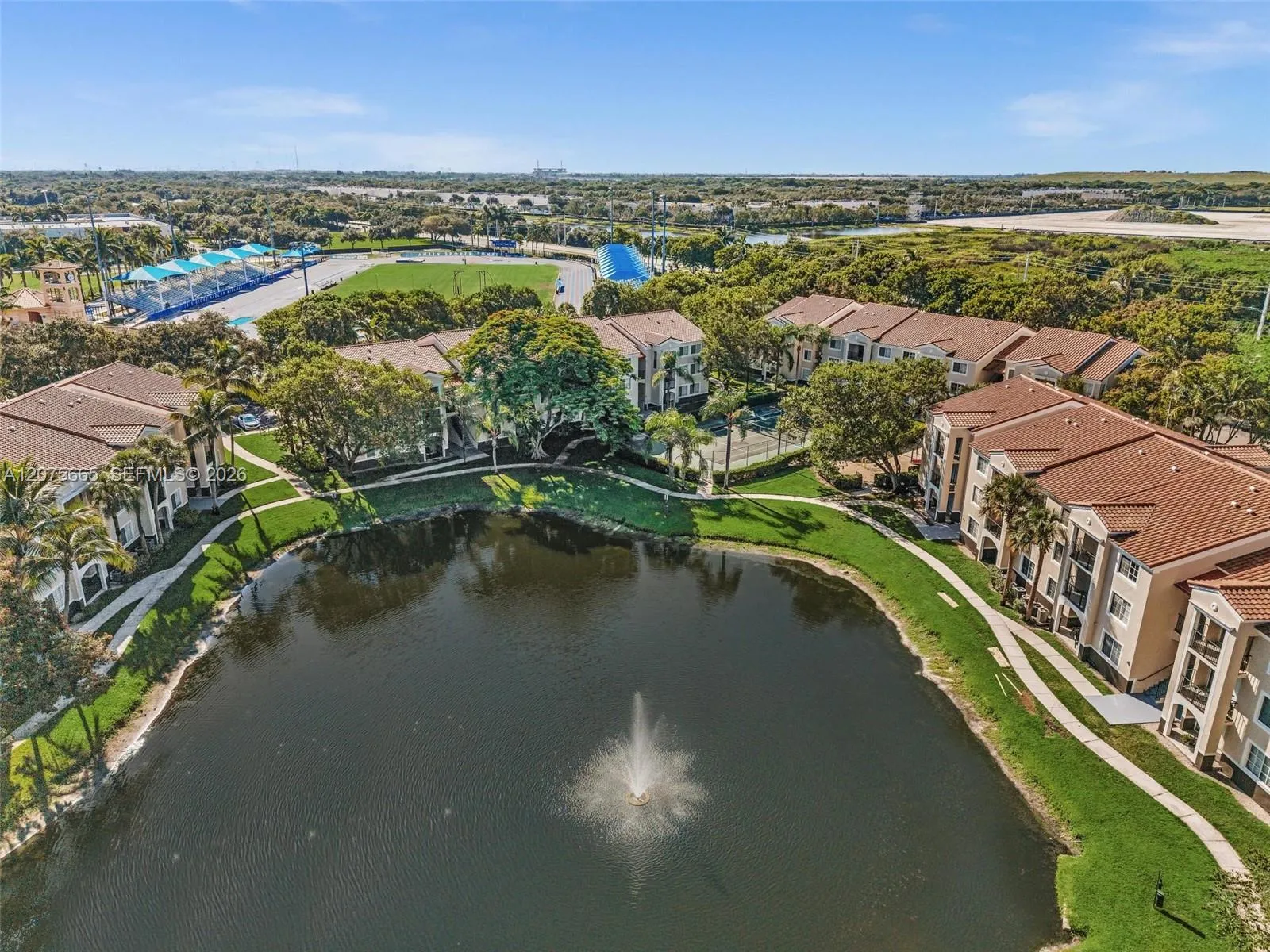Foto de propiedad en 2280 E Preserve Way 207, Miramar, FL 33025 Miramar con MLS# 