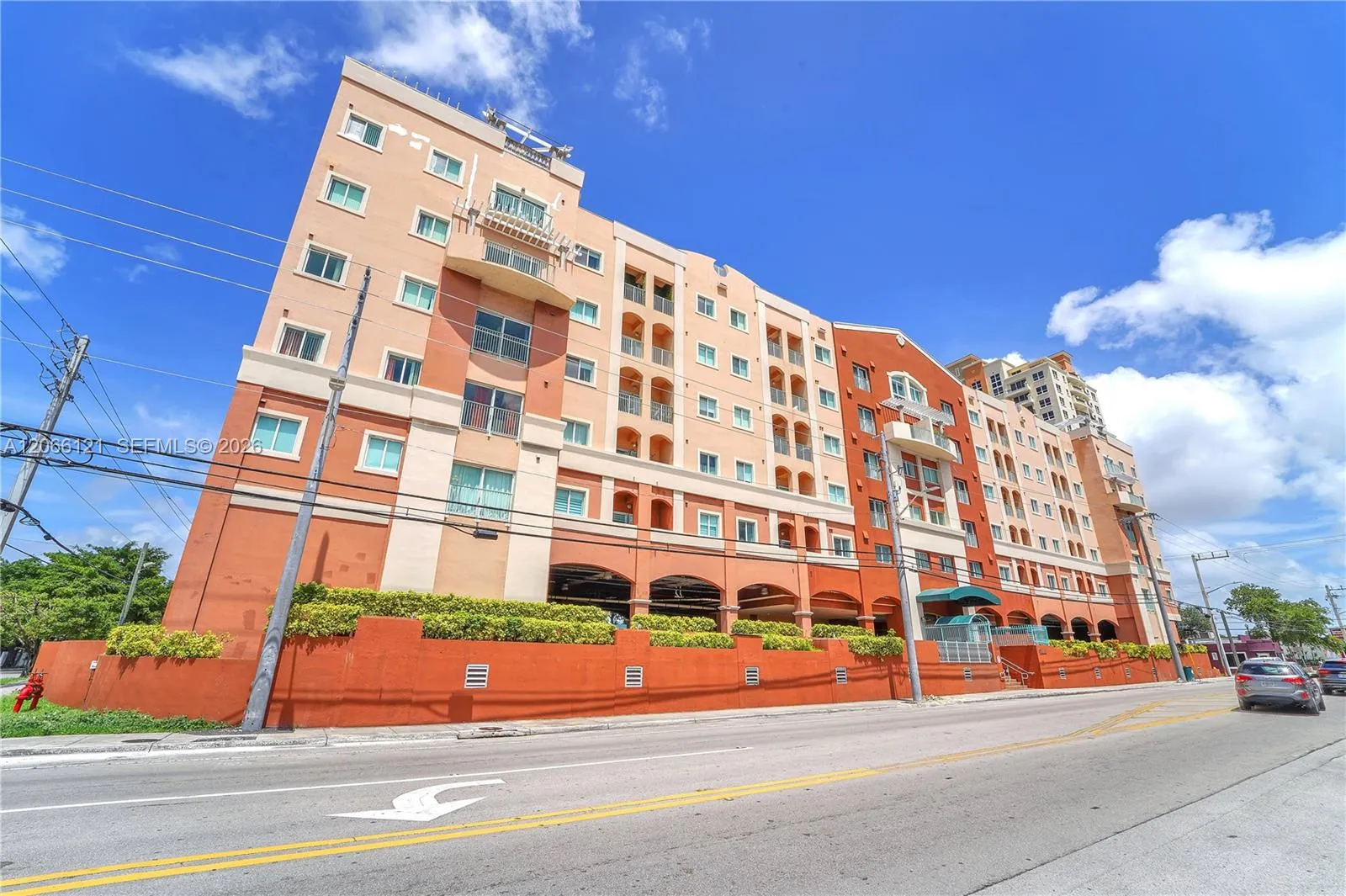 Foto de propiedad en 2280 SW 32nd Avenue 403, Miami, FL 33145 Miami con MLS#