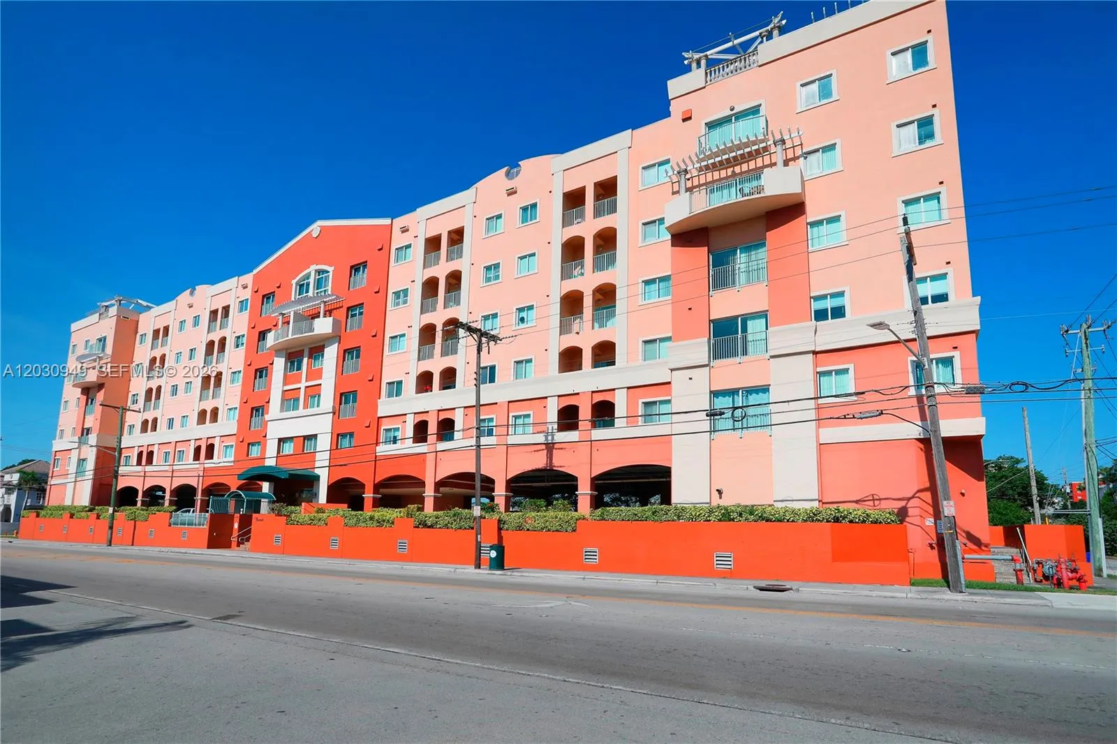 Foto de propiedad en 2280 SW 32nd Avenue 605, Miami, FL 33145 Miami con MLS#