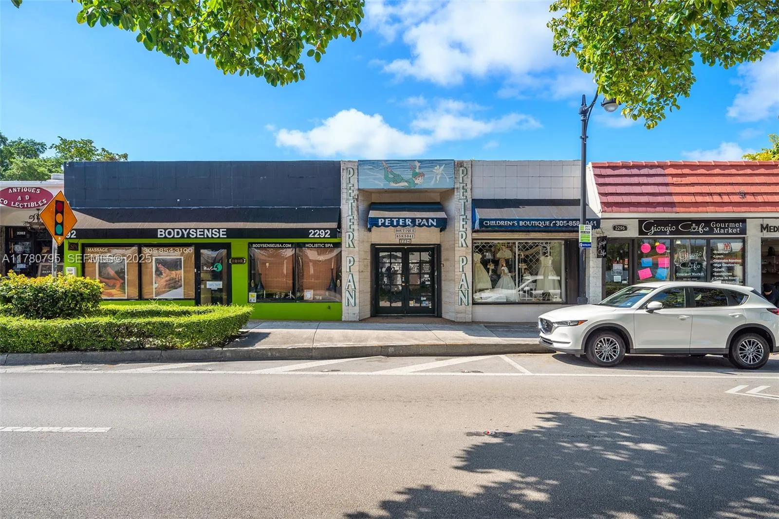 En Venta 2292 SW 22nd Street, Miami, FL 33145, Miami, FL 33145