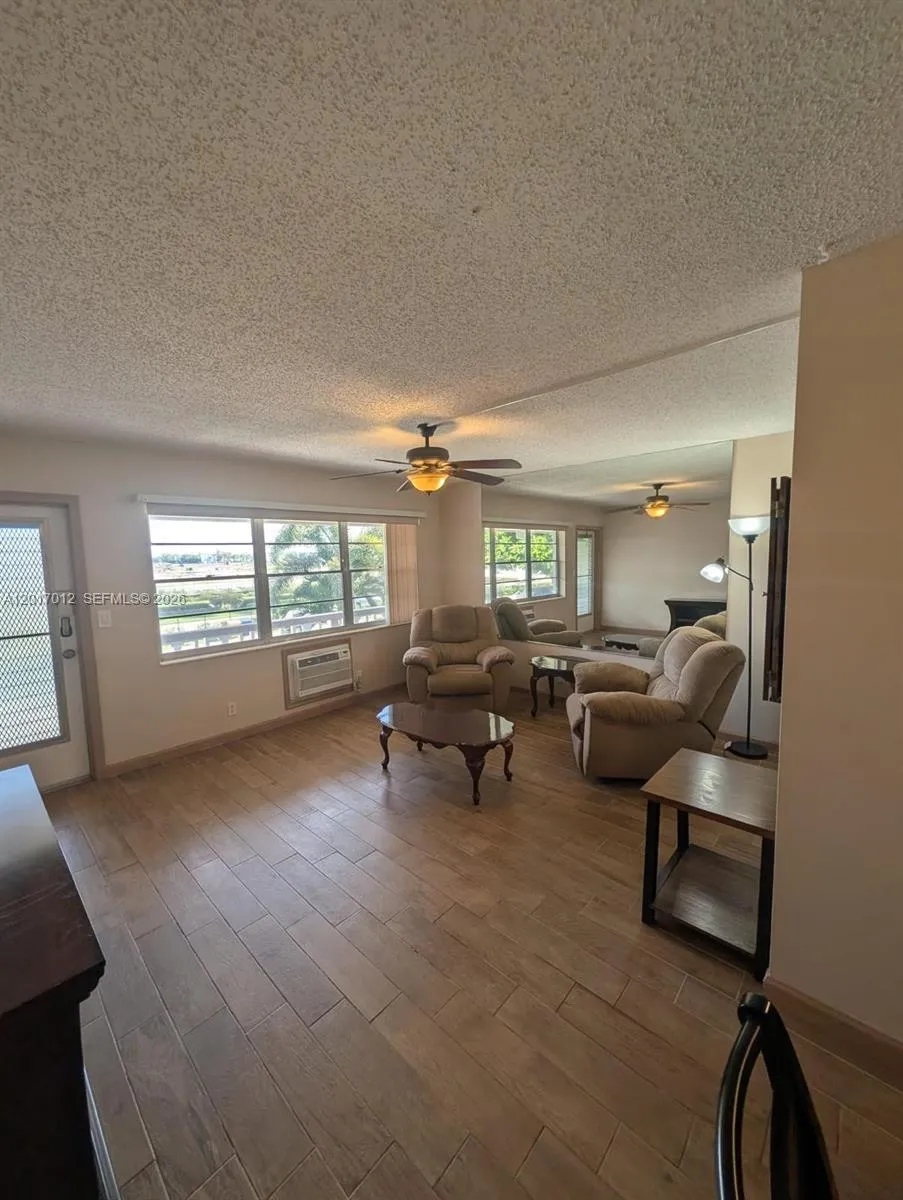 Foto de propiedad en 23 Easthampton A 0, West Palm Beach, FL 33417 West Palm Beach con MLS# 