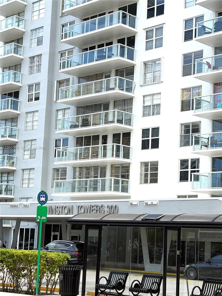 Foto de propiedad en 230 174th Street 409, Sunny Isles Beach, FL 33160 Sunny Isles Beach con MLS# 