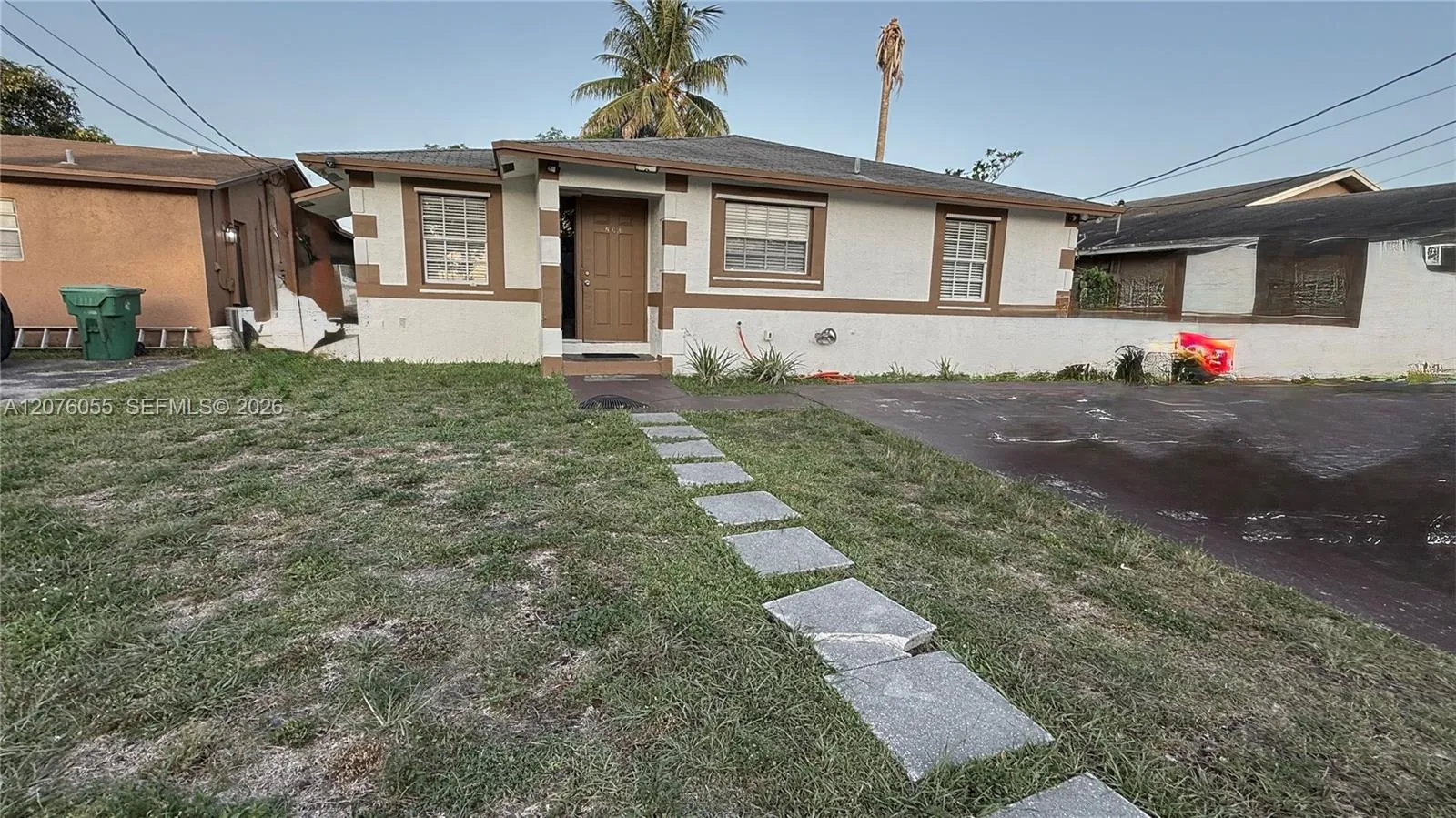 Foto de propiedad en 230 NW 7th Avenue, Dania Beach, FL 33004 Dania Beach con MLS# 