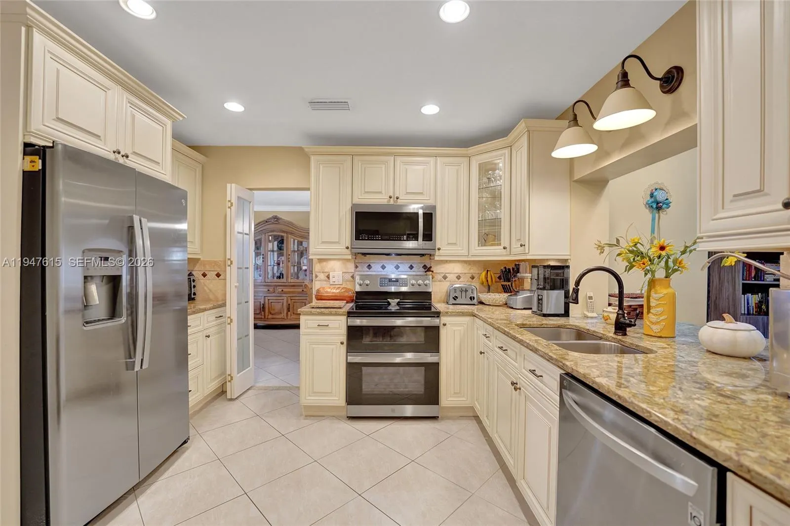 Vendido 230 SE 4th Street, Dania Beach, FL 33004, Dania Beach, FL 33004