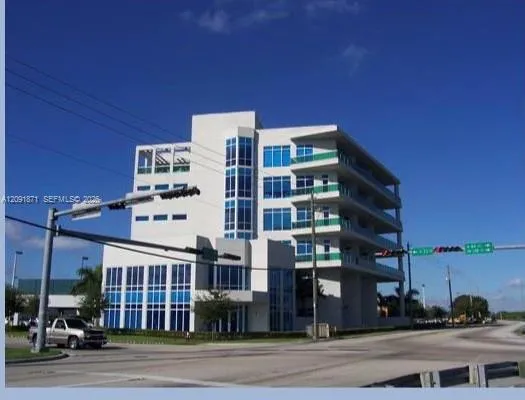 Foto de propiedad en 2300 W 84th Street 403-A, Hialeah, FL 33016 Hialeah con MLS# 