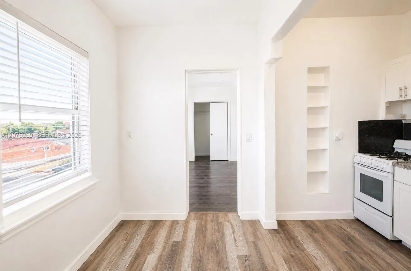 Foto de propiedad en 2300 W Flagler Street 18, Miami, FL 33135 Miami con MLS# 