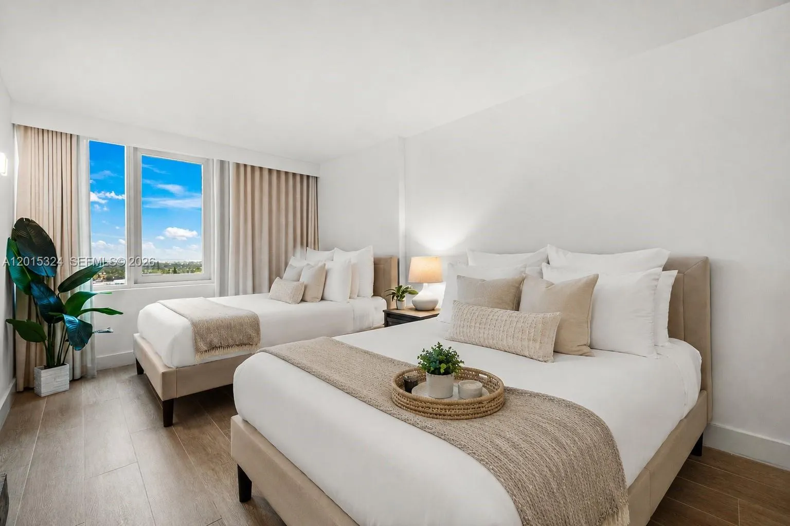 En Renta 2301 Collins Avenue 1128, Miami Beach, FL 33139, Miami Beach, FL 33139