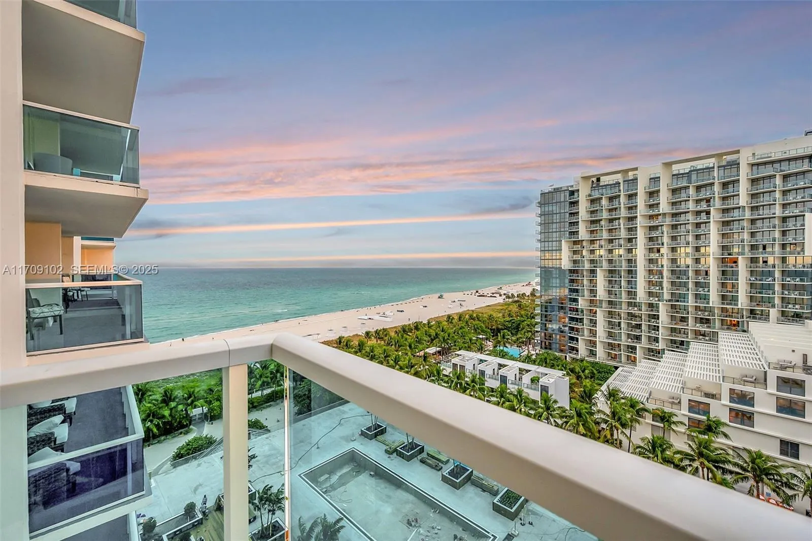 Foto de propiedad en 2301 Collins Avenue 1206, Miami Beach, FL 33139 Miami Beach con MLS# 