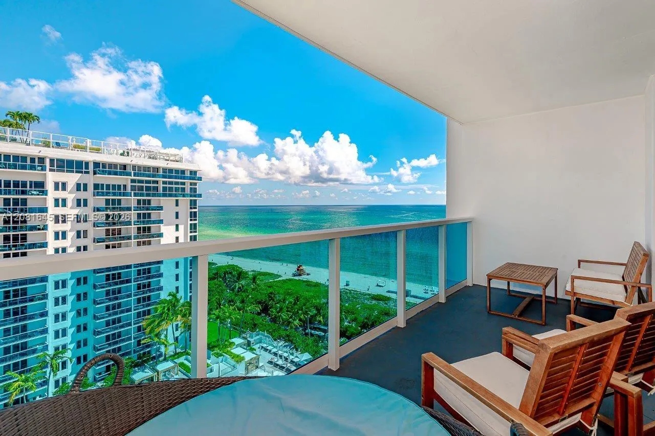 Foto de propiedad en 2301 Collins Avenue 1515, Miami Beach, FL 33139 Miami Beach con MLS# 