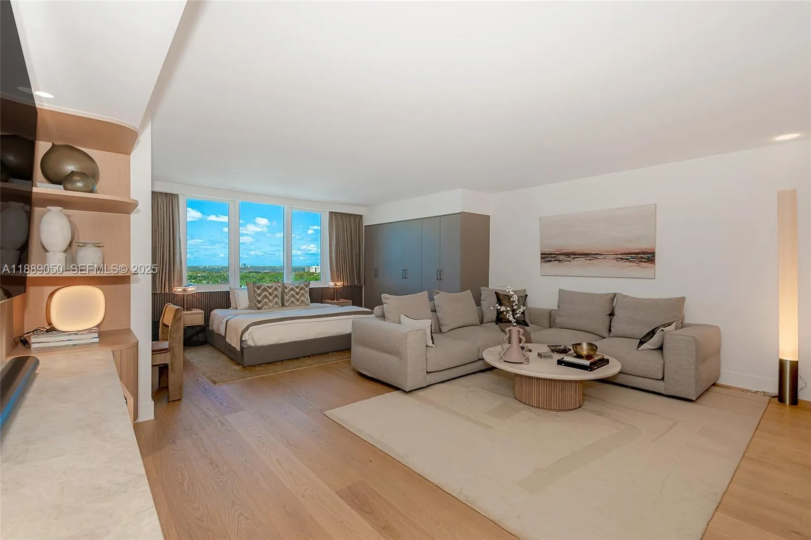 Foto de propiedad en 2301 Collins Avenue 1527, Miami Beach, FL 33139 Miami Beach con MLS# 