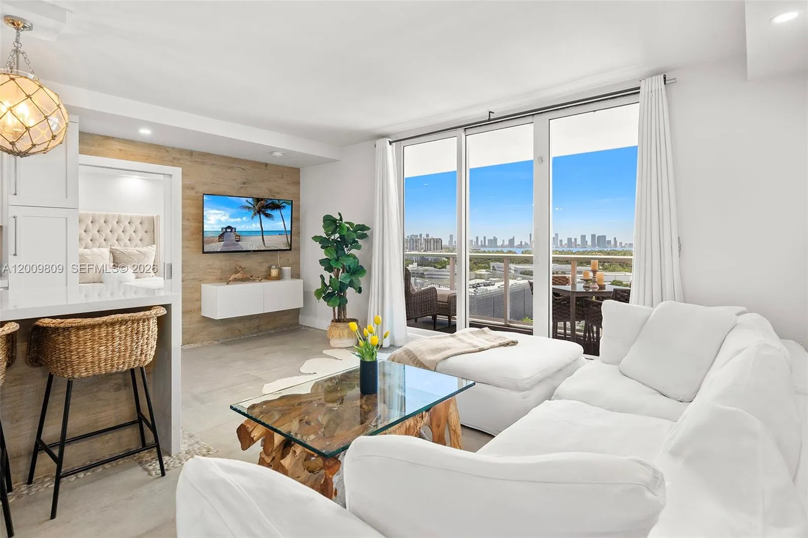 Foto de propiedad en 2301 Collins Avenue 1533, Miami Beach, FL 33139 Miami Beach con MLS# 