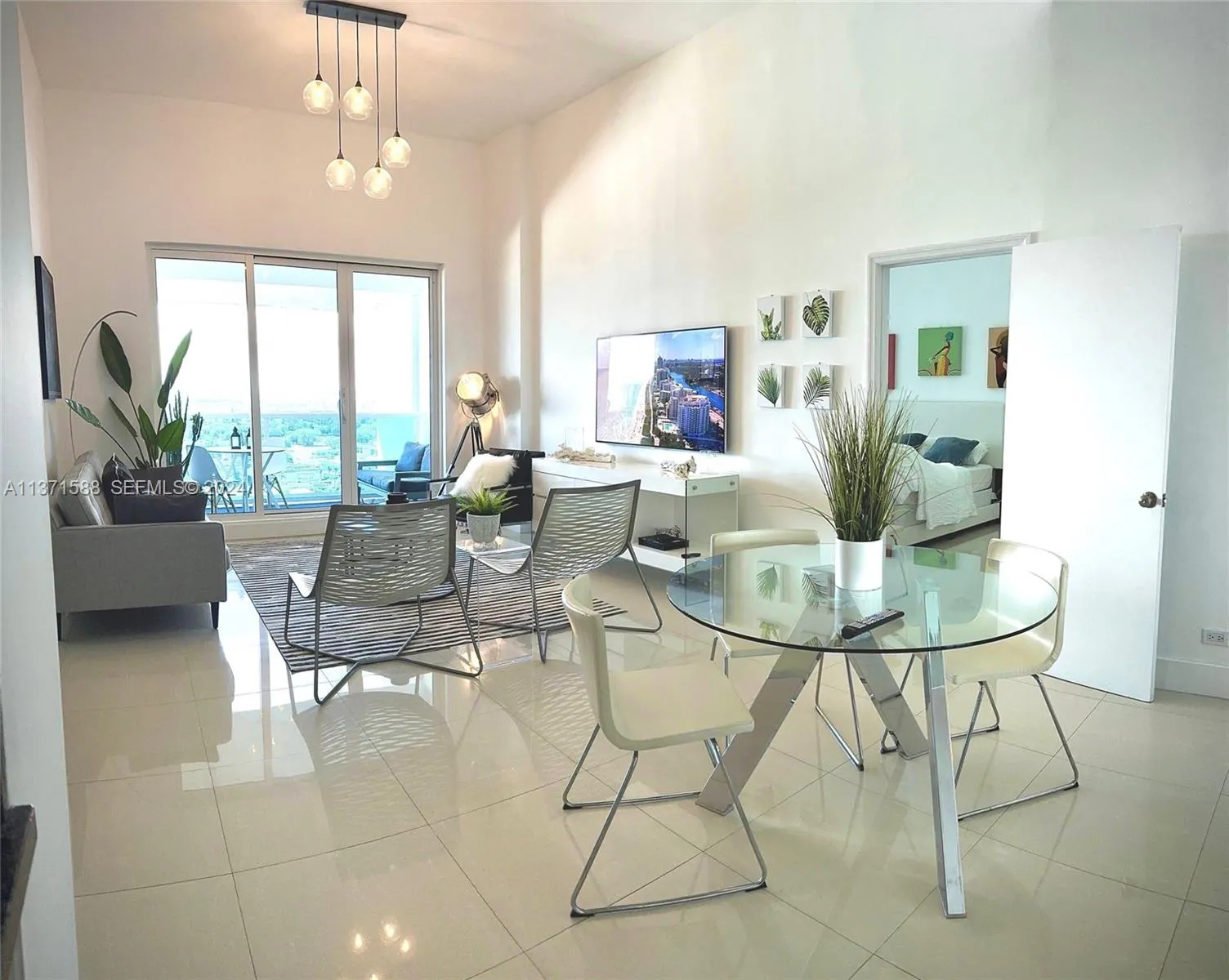 Foto de propiedad en 2301 Collins Avenue 1626, Miami Beach, FL 33139 Miami Beach con MLS# 