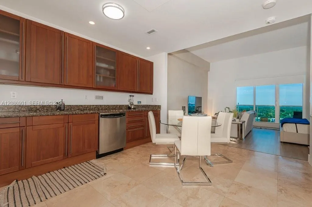 En Renta 2301 Collins Avenue 1630, Miami Beach, FL 33139, Miami Beach, FL 33139