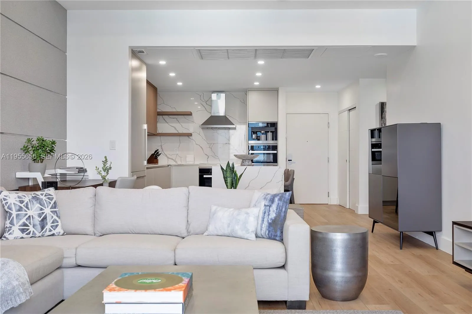 Foto de propiedad en 2301 Collins Avenue 1633, Miami Beach, FL 33139 Miami Beach con MLS# 