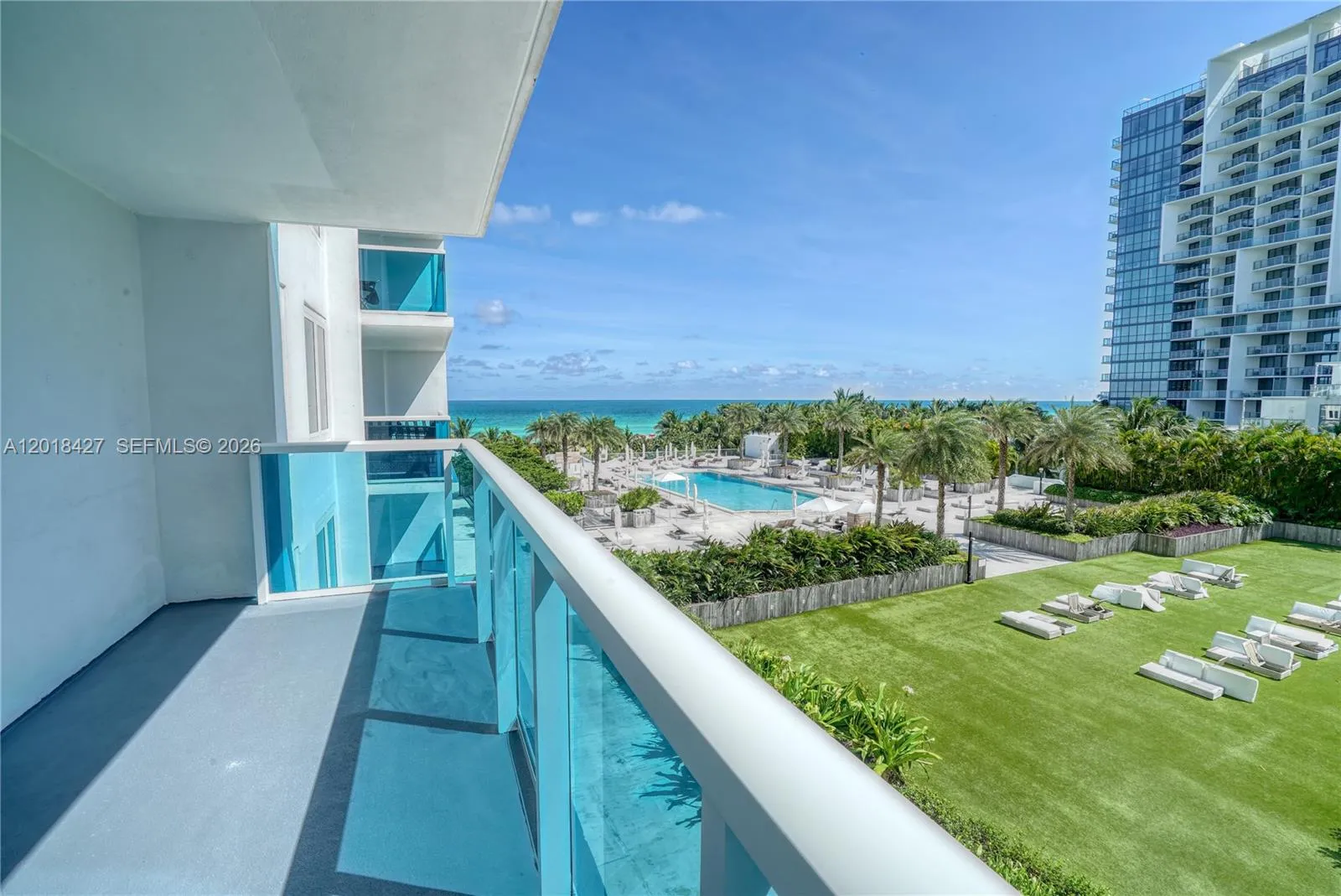 Foto de propiedad en 2301 Collins Avenue 404, Miami Beach, FL 33139 Miami Beach con MLS# 