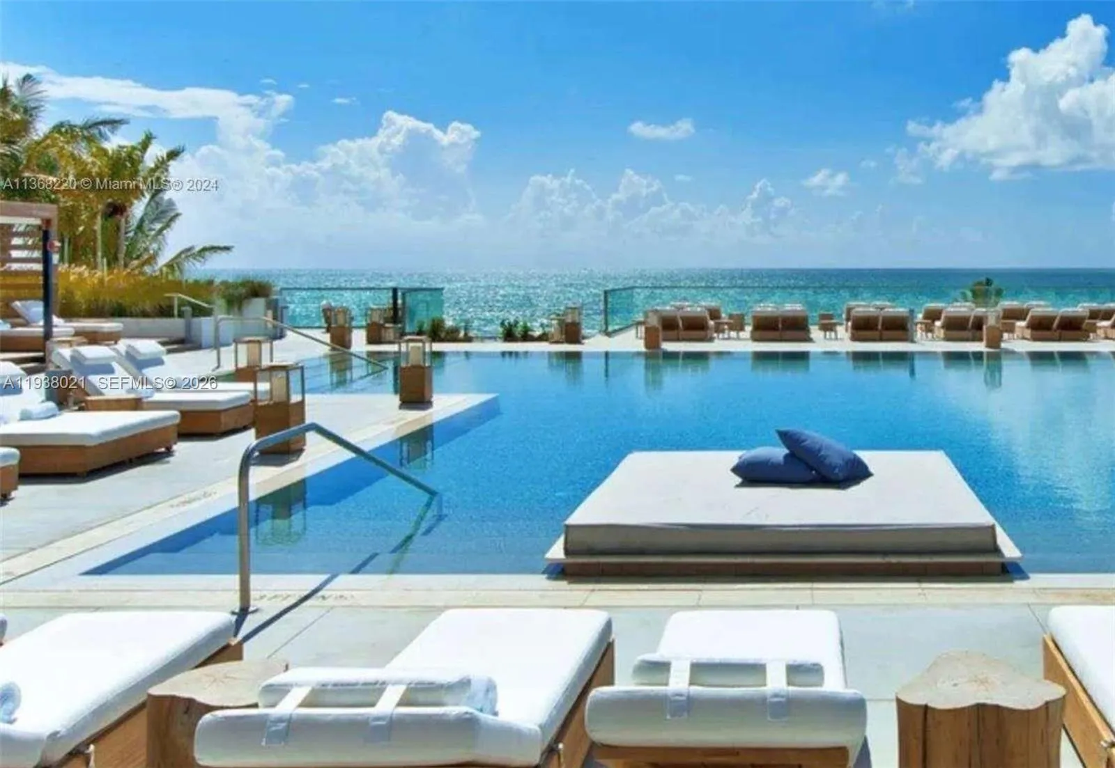 Foto de propiedad en 2301 Collins Avenue 423, Miami Beach, FL 33139 Miami Beach con MLS# 