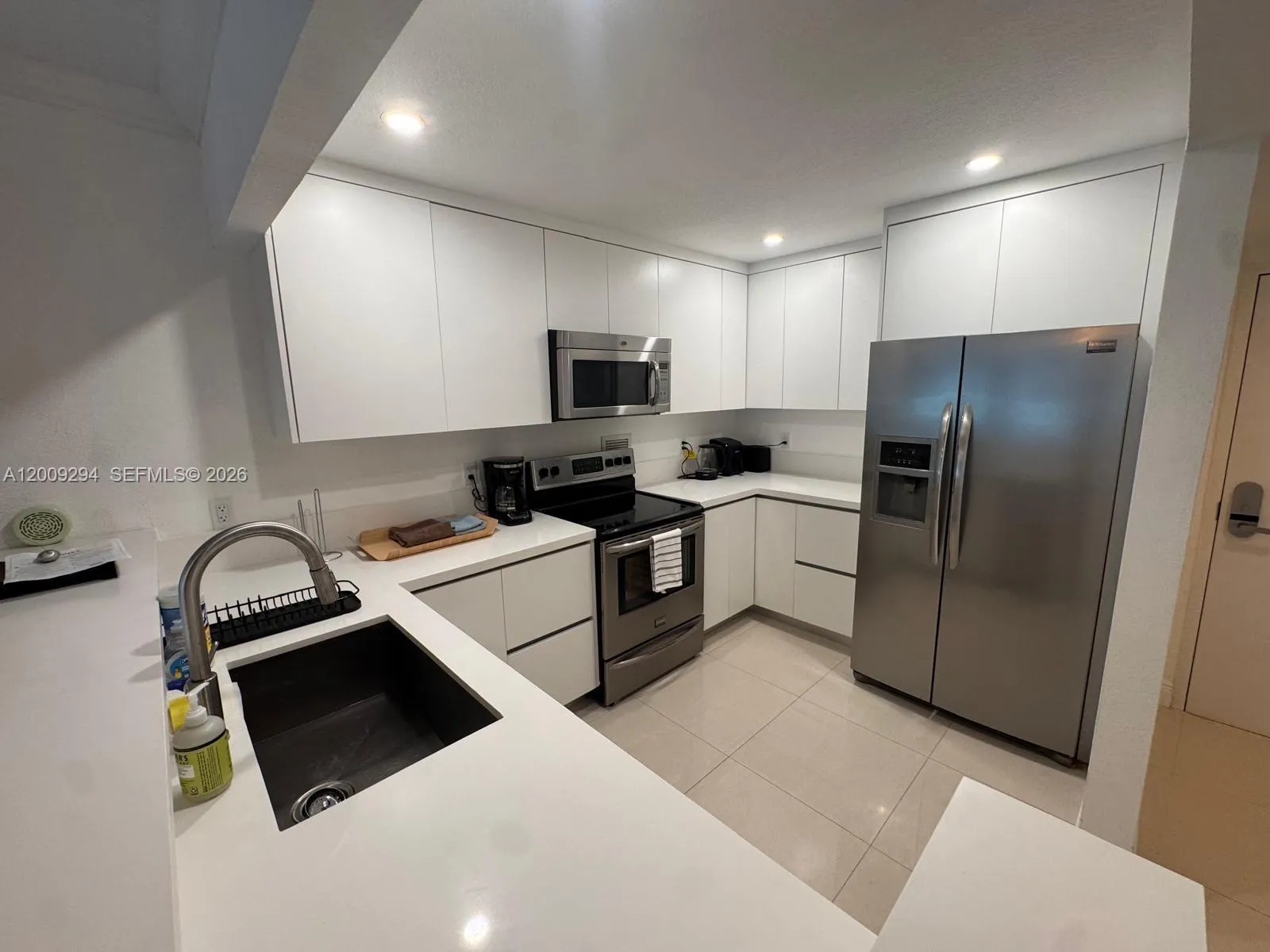 Foto de propiedad en 2301 Collins Avenue 427, Miami Beach, FL 33139 Miami Beach con MLS# 
