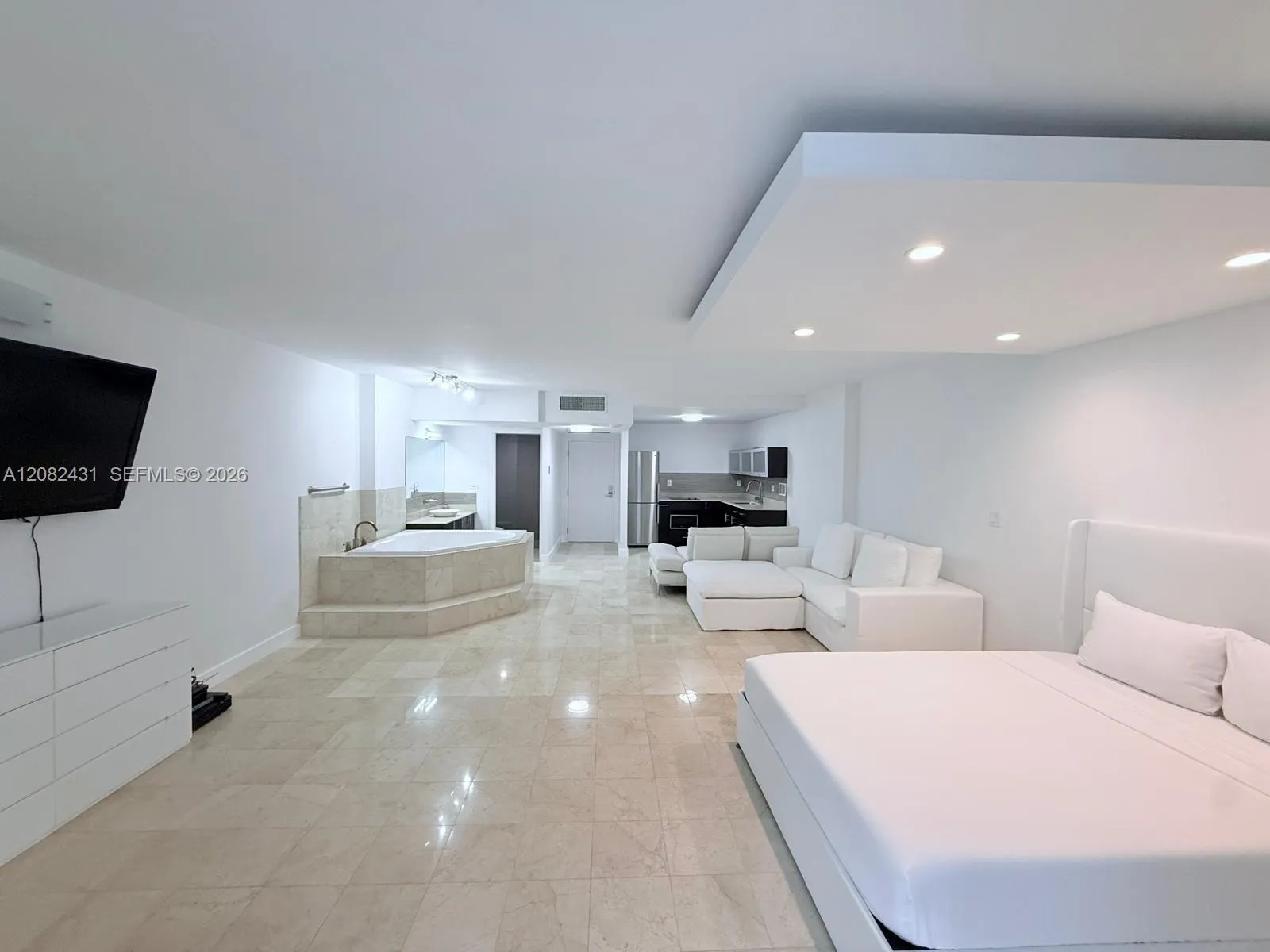 Foto de propiedad en 2301 Collins Avenue 621, Miami Beach, FL 33139 Miami Beach con MLS# 
