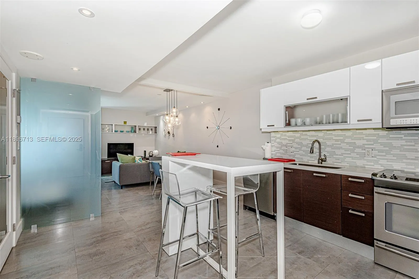 Foto de propiedad en 2301 Collins Avenue 723, Miami Beach, FL 33139 Miami Beach con MLS# 