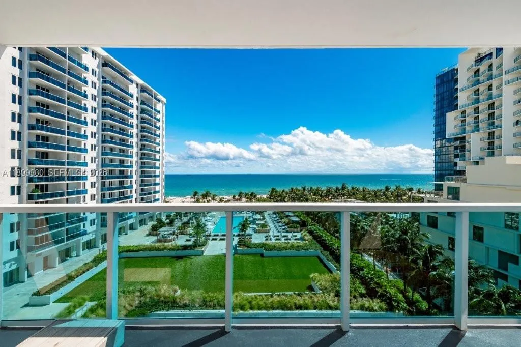 Alquilada 2301 Collins Avenue 738, Miami Beach, FL 33139, Miami Beach, FL 33139