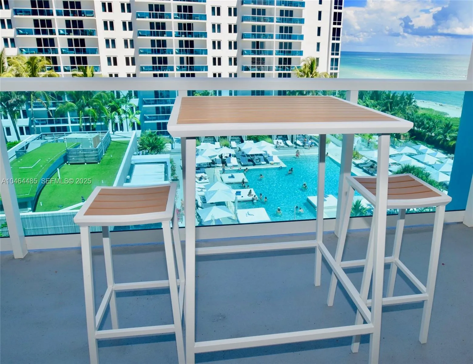 Foto de propiedad en 2301 Collins Avenue 815/814, Miami Beach, FL 33139 Miami Beach con MLS# 