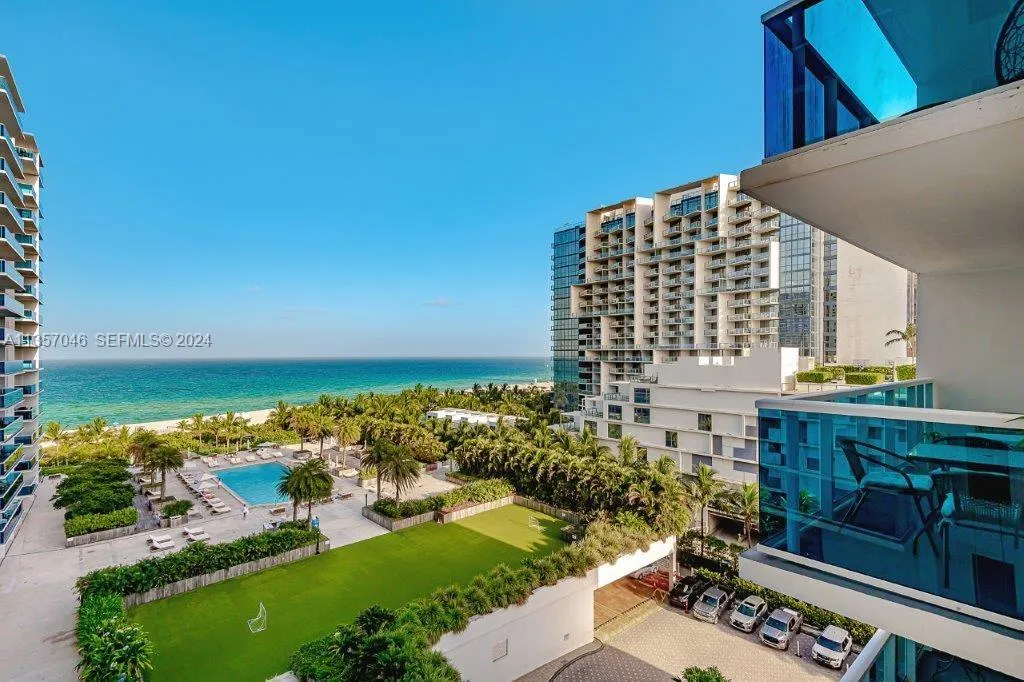 Foto de propiedad en 2301 Collins Avenue 842, Miami Beach, FL 33139 Miami Beach con MLS# 