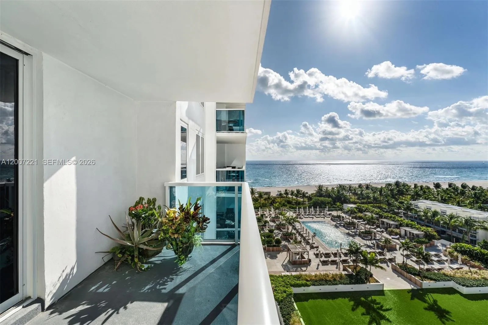 Foto de propiedad en 2301 Collins Avenue 902, Miami Beach, FL 33139 Miami Beach con MLS# 
