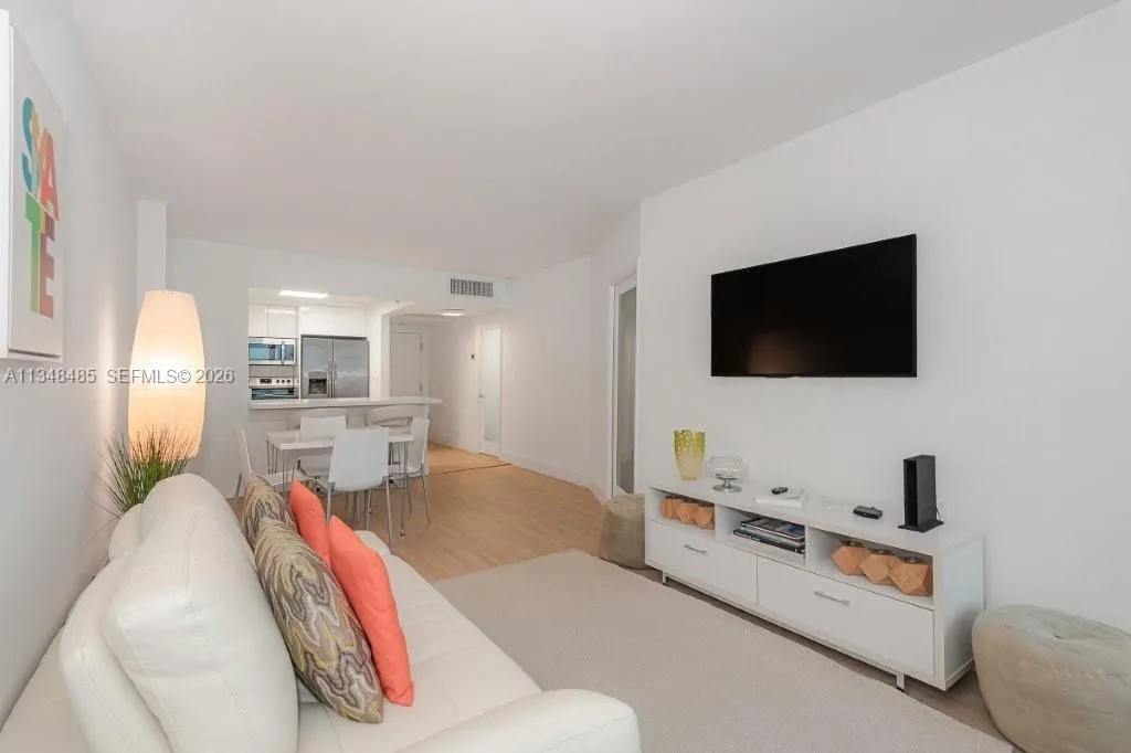 En Renta 2301 Collins Avenue 927, Miami Beach, FL 33139, Miami Beach, FL 33139