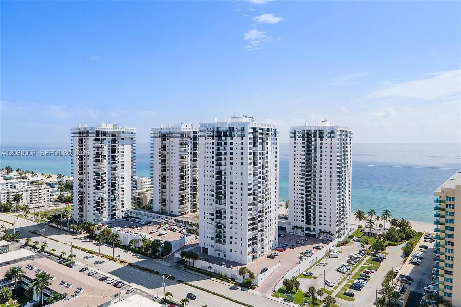 Foto de propiedad en 2301 S Ocean Drive 1406, Hollywood, FL 33019 Hollywood con MLS# 