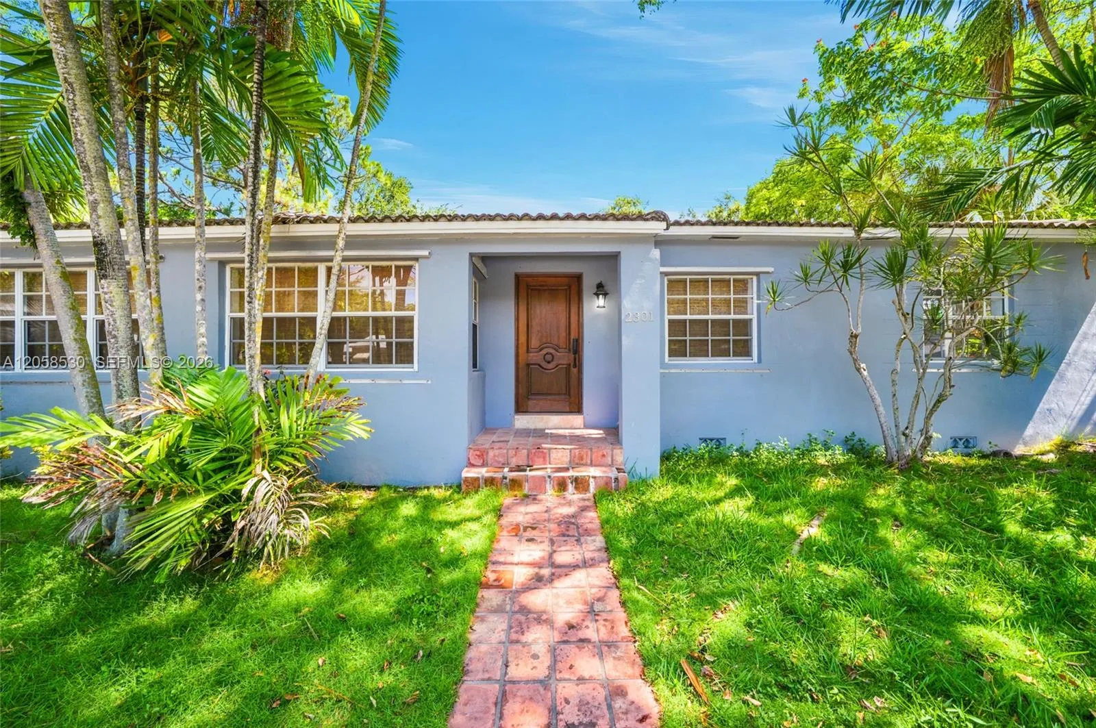 Foto de propiedad en 2301 Tequesta Lane 2301, Miami, FL 33133 Miami con MLS# 