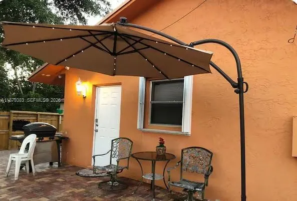 Foto de propiedad en 2306 Liberty Street C, Hollywood, FL 33020 Hollywood con MLS# 