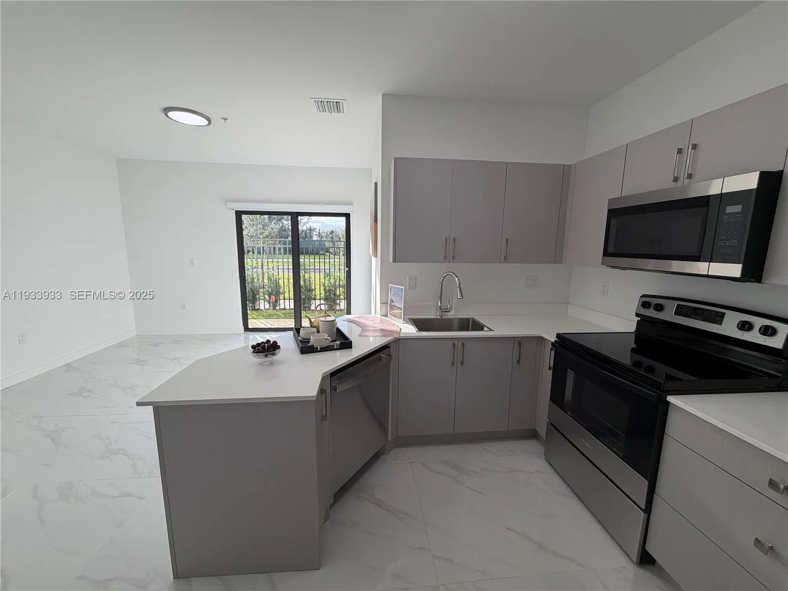 En Renta 2308 E 4th Avenue 208, Hialeah, FL 33013, Hialeah, FL 33013