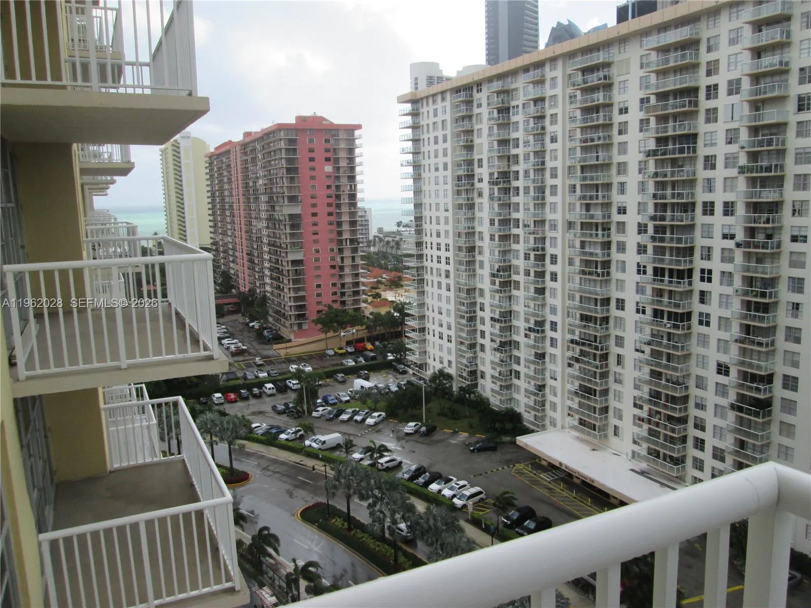 Foto de propiedad en 231 174th Street 1706, Sunny Isles Beach, FL 33160 Sunny Isles Beach con MLS# 