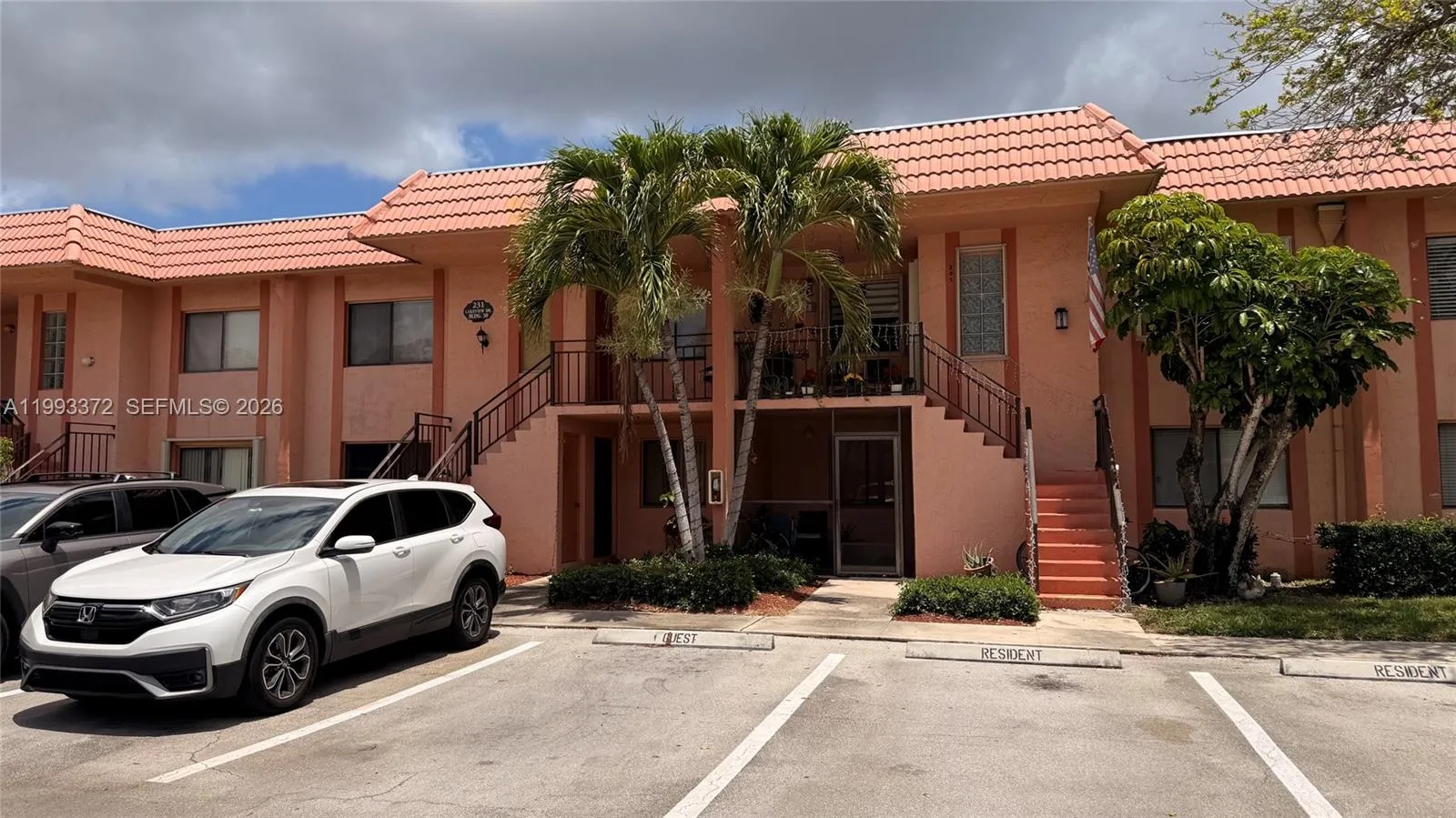 Foto de propiedad en 231 Lakeview Drive 204, Weston, FL 33326 Weston con MLS# 