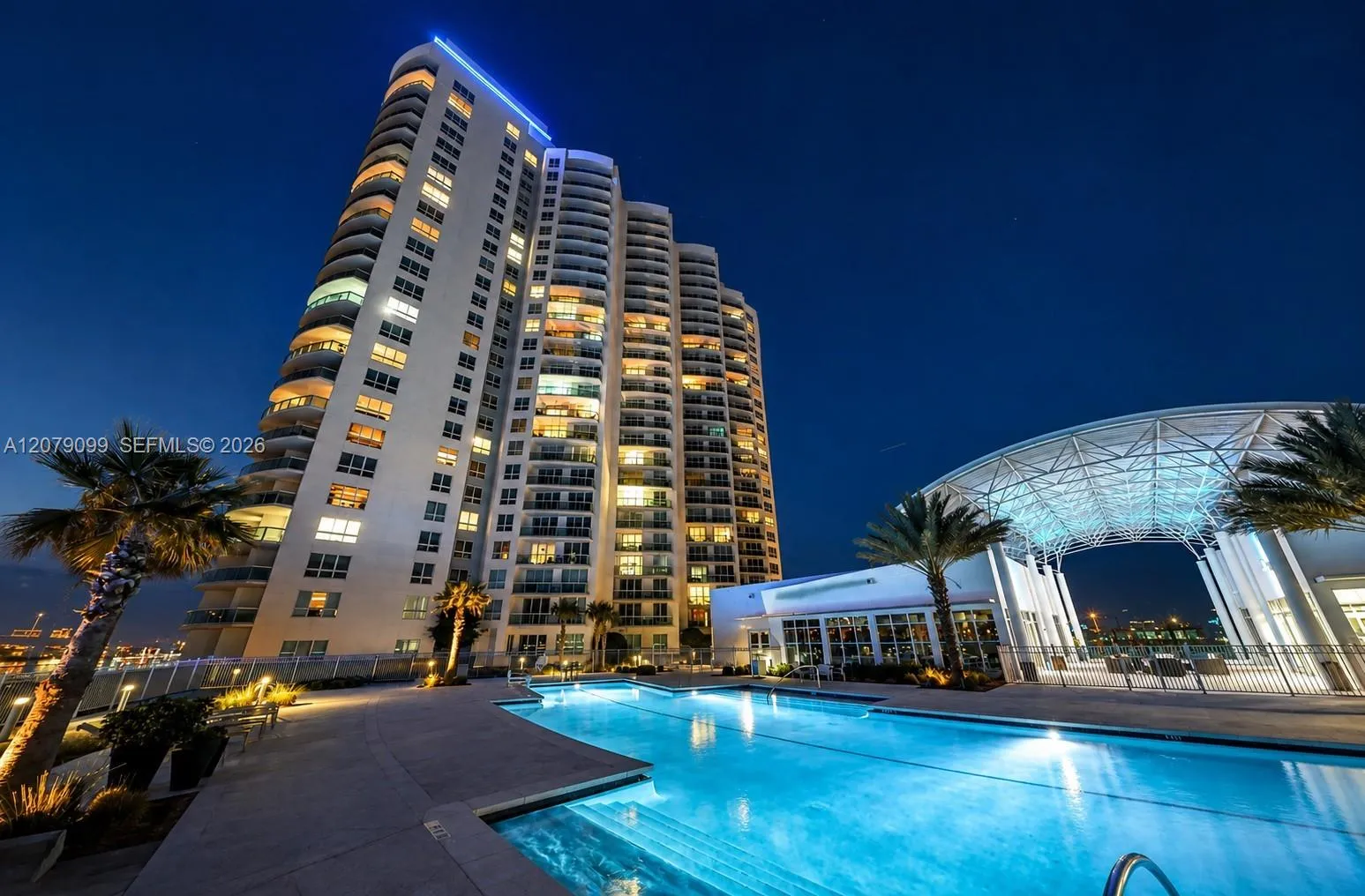 Foto de propiedad en 231 Riverside Drive 510-1, Daytona Beach, FL 32117 Daytona Beach con MLS# 