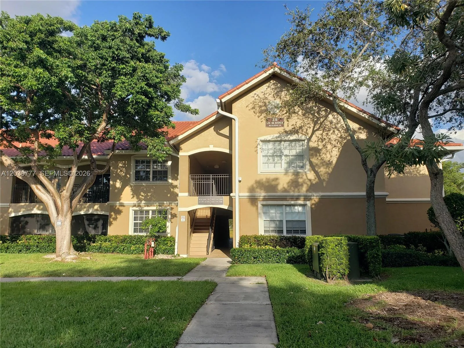 Foto de propiedad en 231 SW 116th Avenue 19105, Pembroke Pines, FL 33025 Pembroke Pines con MLS# 