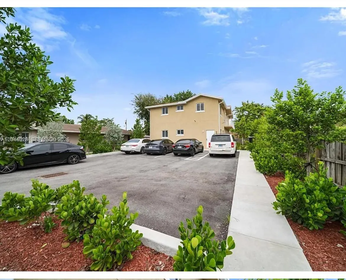 Alquilada 2311 Scott Street 2, Hollywood, FL 33020, Hollywood, FL 33020