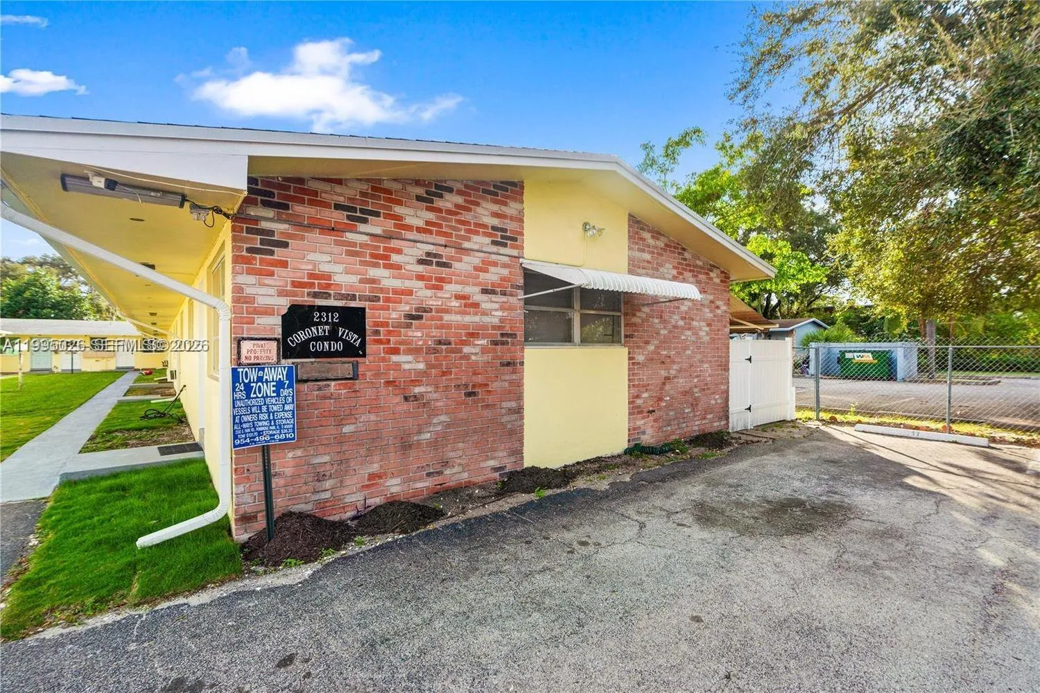 Vendido 2312 Van Buren Street 4, Hollywood, FL 33020, Hollywood, FL 33020