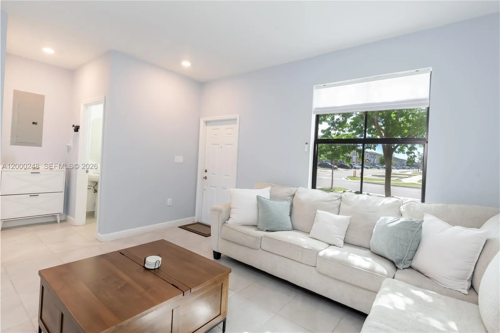 Foto de propiedad en 23129 SW 99th Avenue, Cutler Bay, FL 33190 Cutler Bay con MLS# 