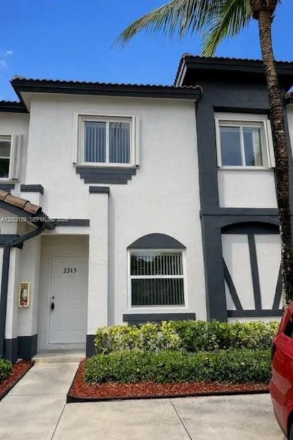 Foto de propiedad en 2313 SE 24th Avenue 2313, Homestead, FL 33035 Homestead con MLS# 