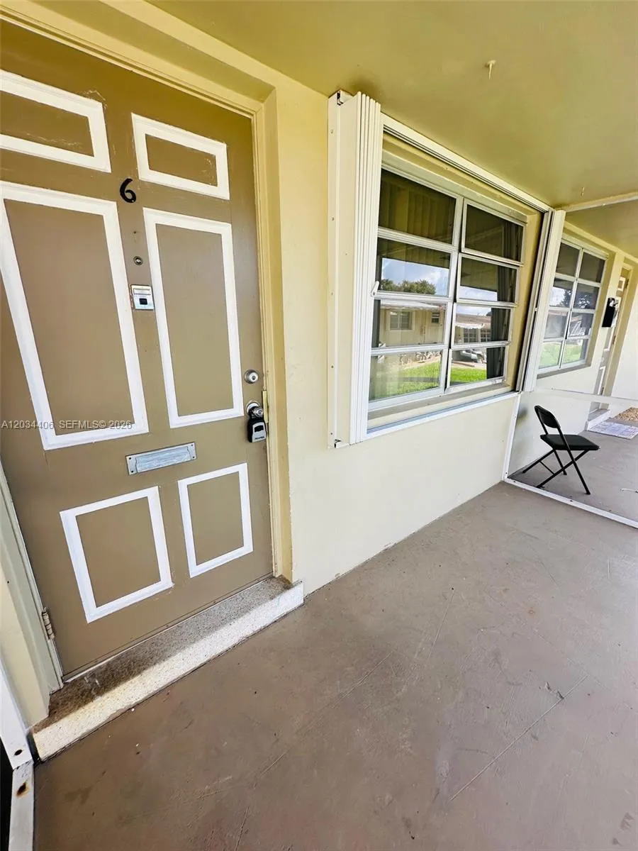 Vendido 2319 Jackson Street 6, Hollywood, FL 33020, Hollywood, FL 33020