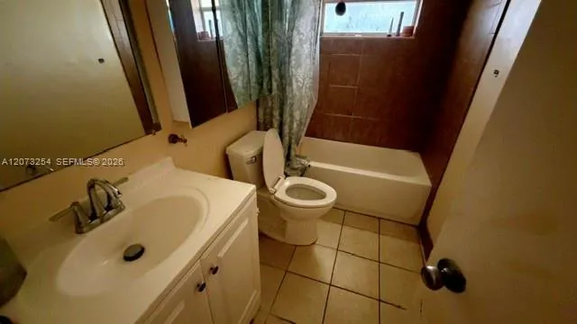 Foto de propiedad en 2319 Jackson Street 8, Hollywood, FL 33020 Hollywood con MLS# 